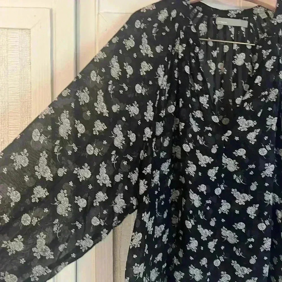 Vince Calico Floral Silk Blouse Size L - Picture 7 of 10